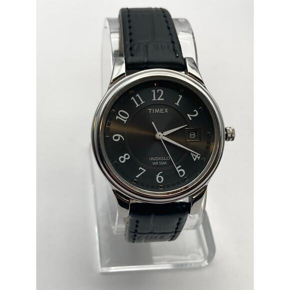 Timex Mens Indiglo Watch 35mm New Battery New Italian Leather Band WR 50M Date - Picture 9 of 12